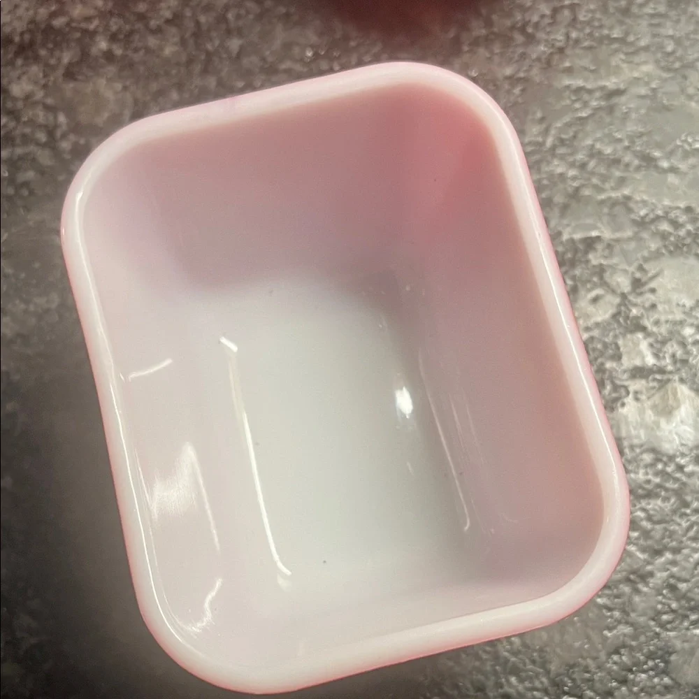 Pyrex Set of 3 Red Refrigerator bowls   Desserts, dips, snack 501-B